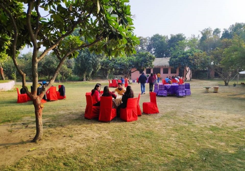 Blowsom Farm Resort day outing near Gurgaon