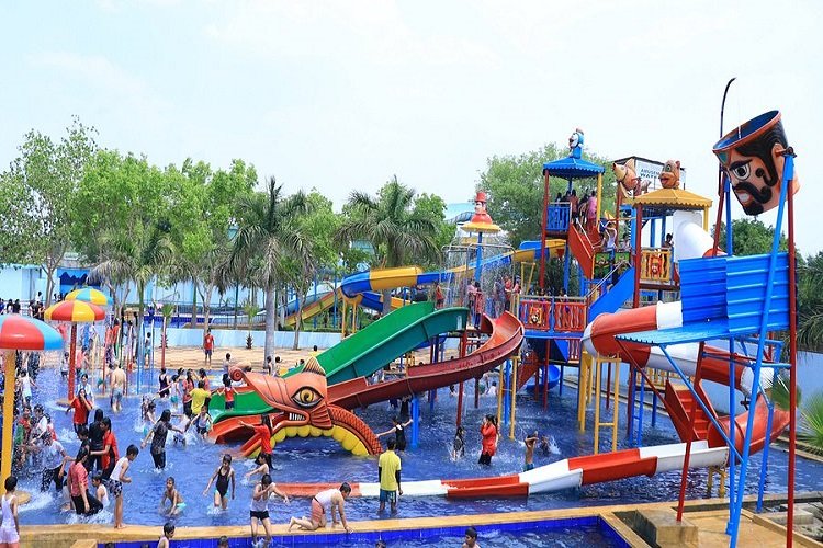 Club Platinum Resort on the Delhi–Jaipur highway near Gurgaon