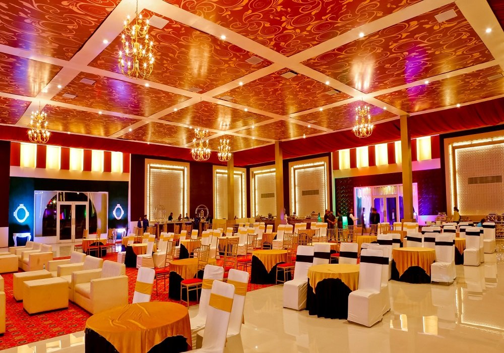 Open outdoor area at Hans Resort Rewari used for group day outings