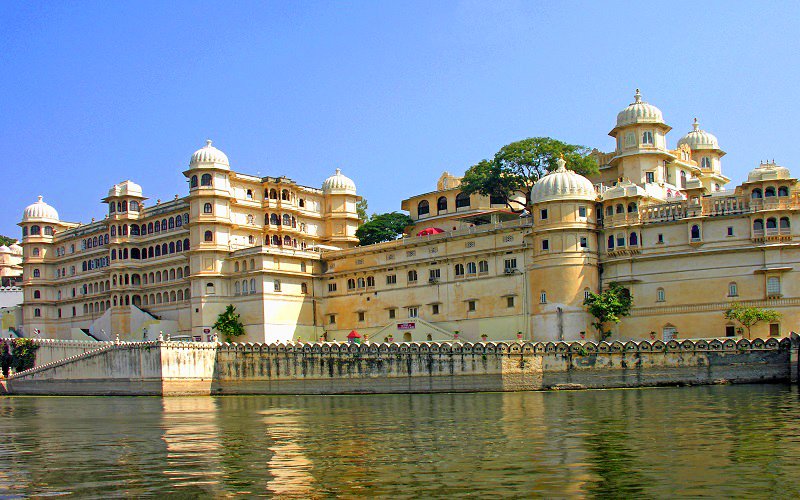 Udaipur Tour by Bus