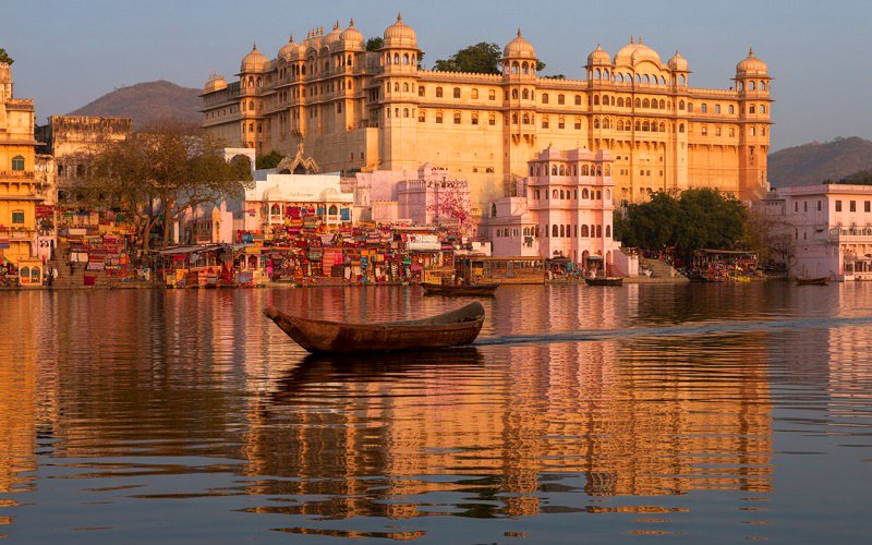 Udaipur Tour by Train